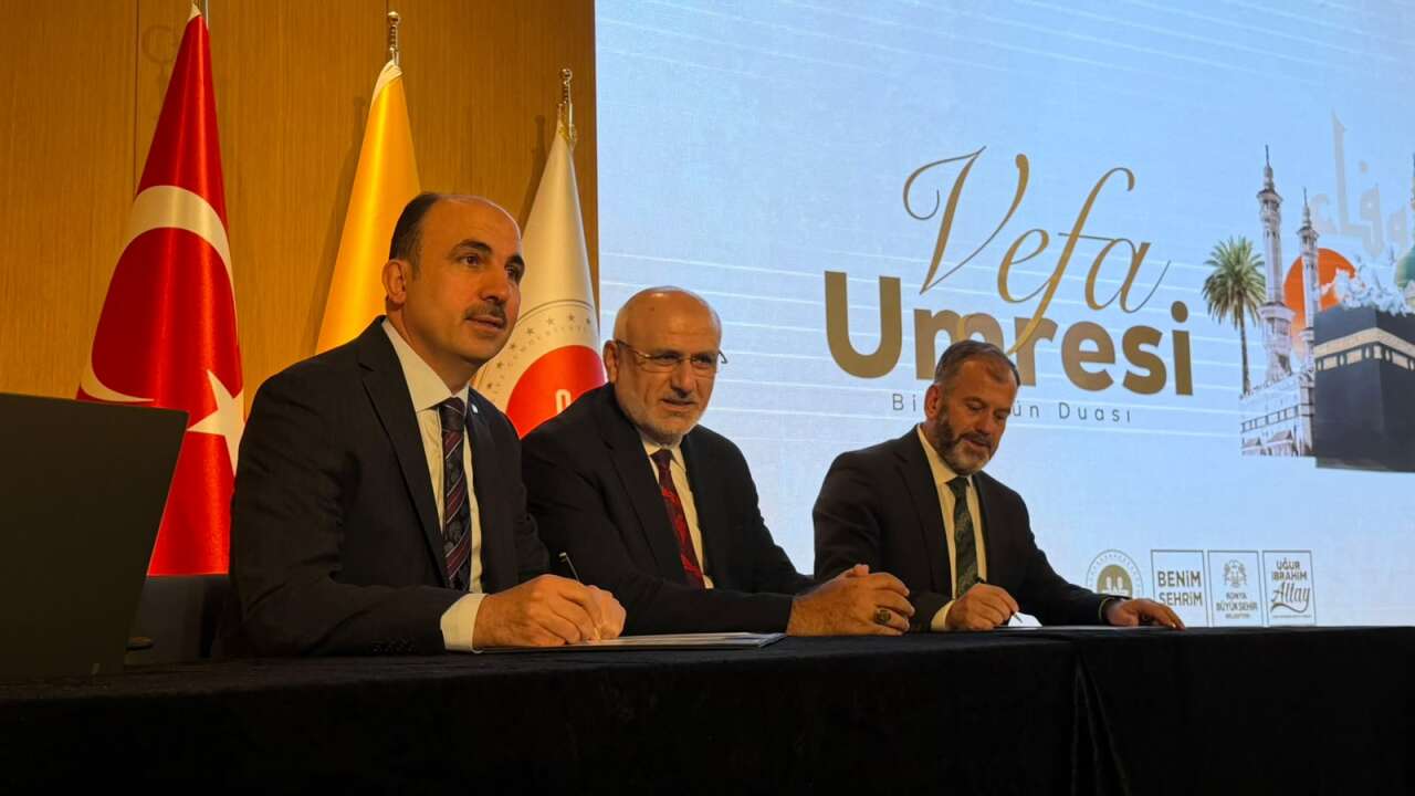Konya Büyükşehir umre çekilişini yaptı, kurada adını duyan gözyaşını tutamadı 18